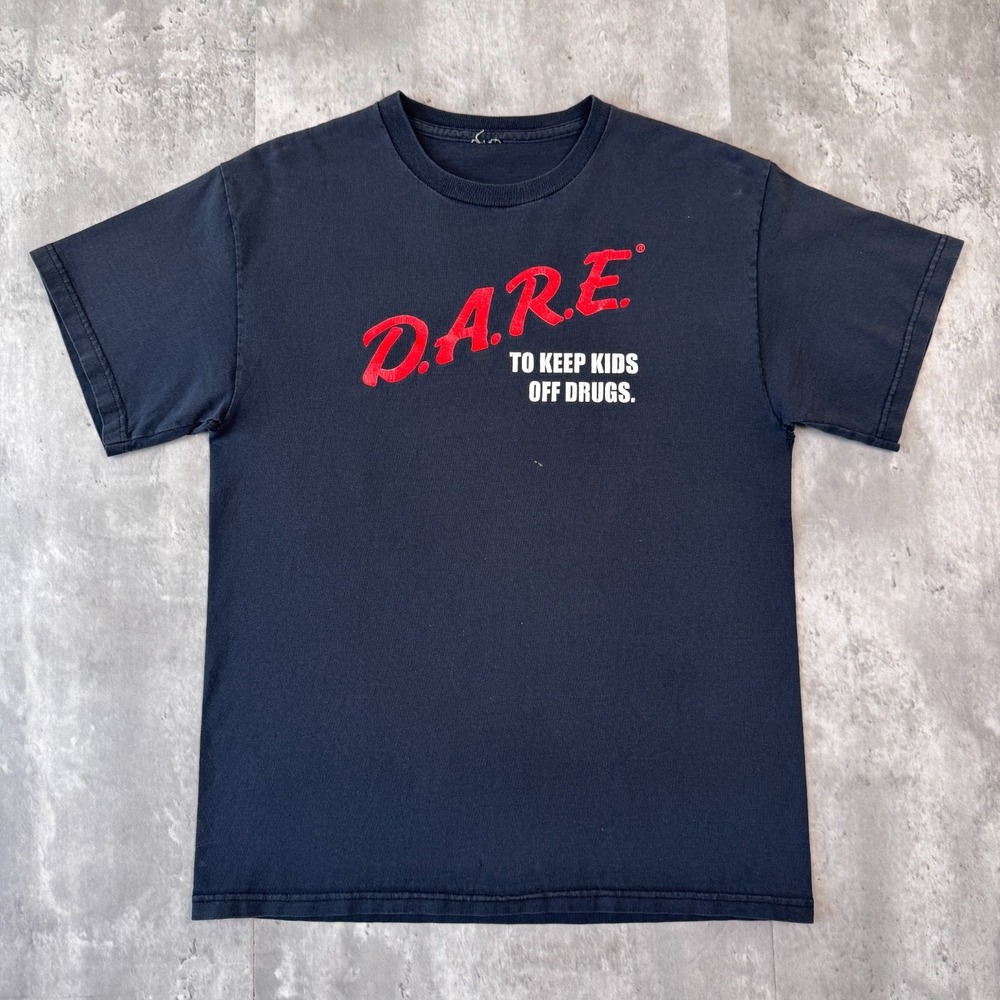 Vintage DARE T-Shirt Mens M Black To Keep Kids Off Drugs Distressed Faded 90s